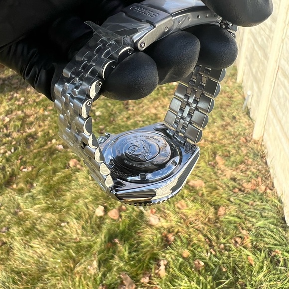 (sold) Seiko SKX009k on a #44G1ZZ OE jubilee. this watch is in 10/10 condition - Picture 5 of 9